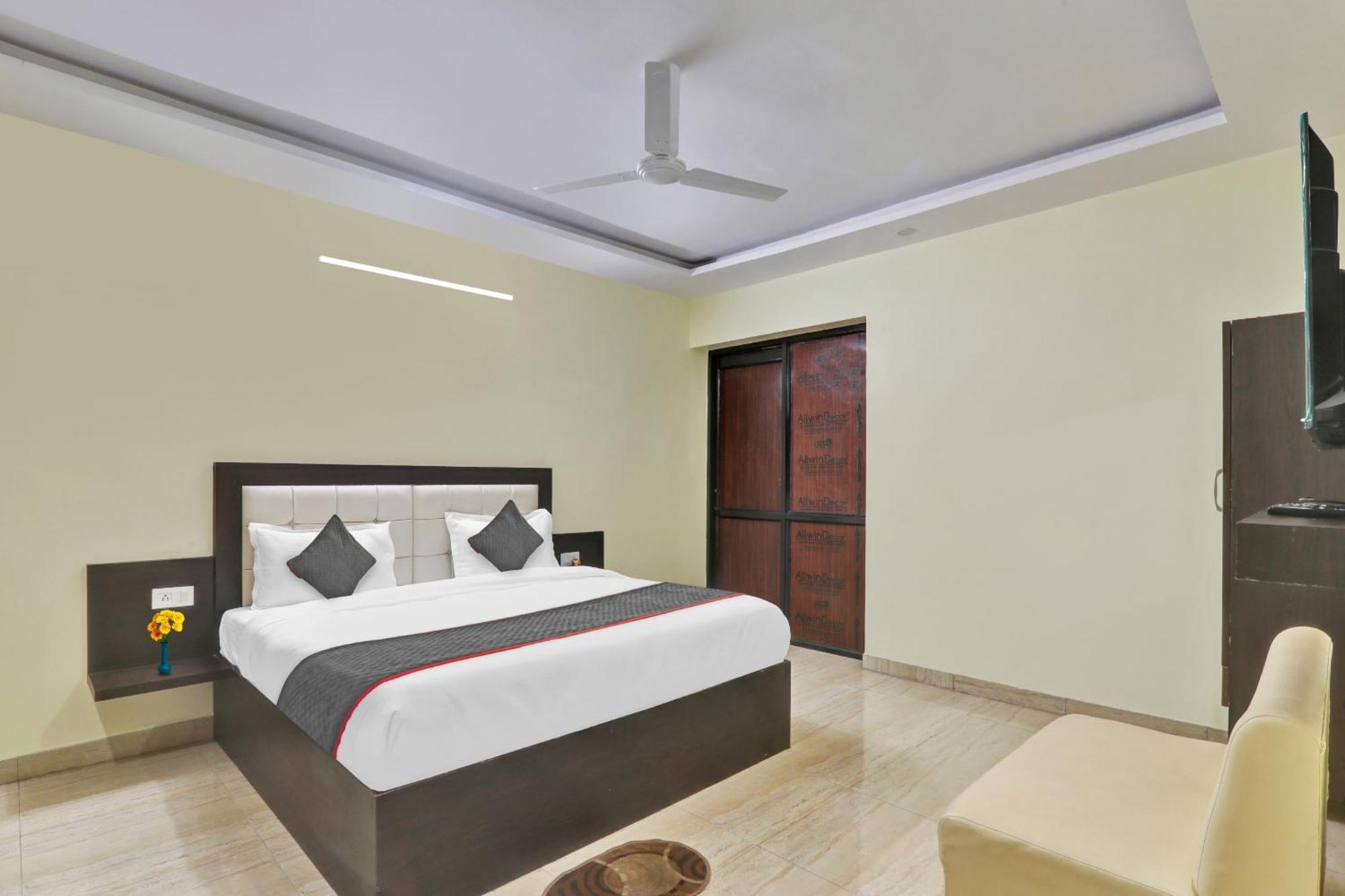 Collection O Starfield Hotell Lucknow Exteriör bild