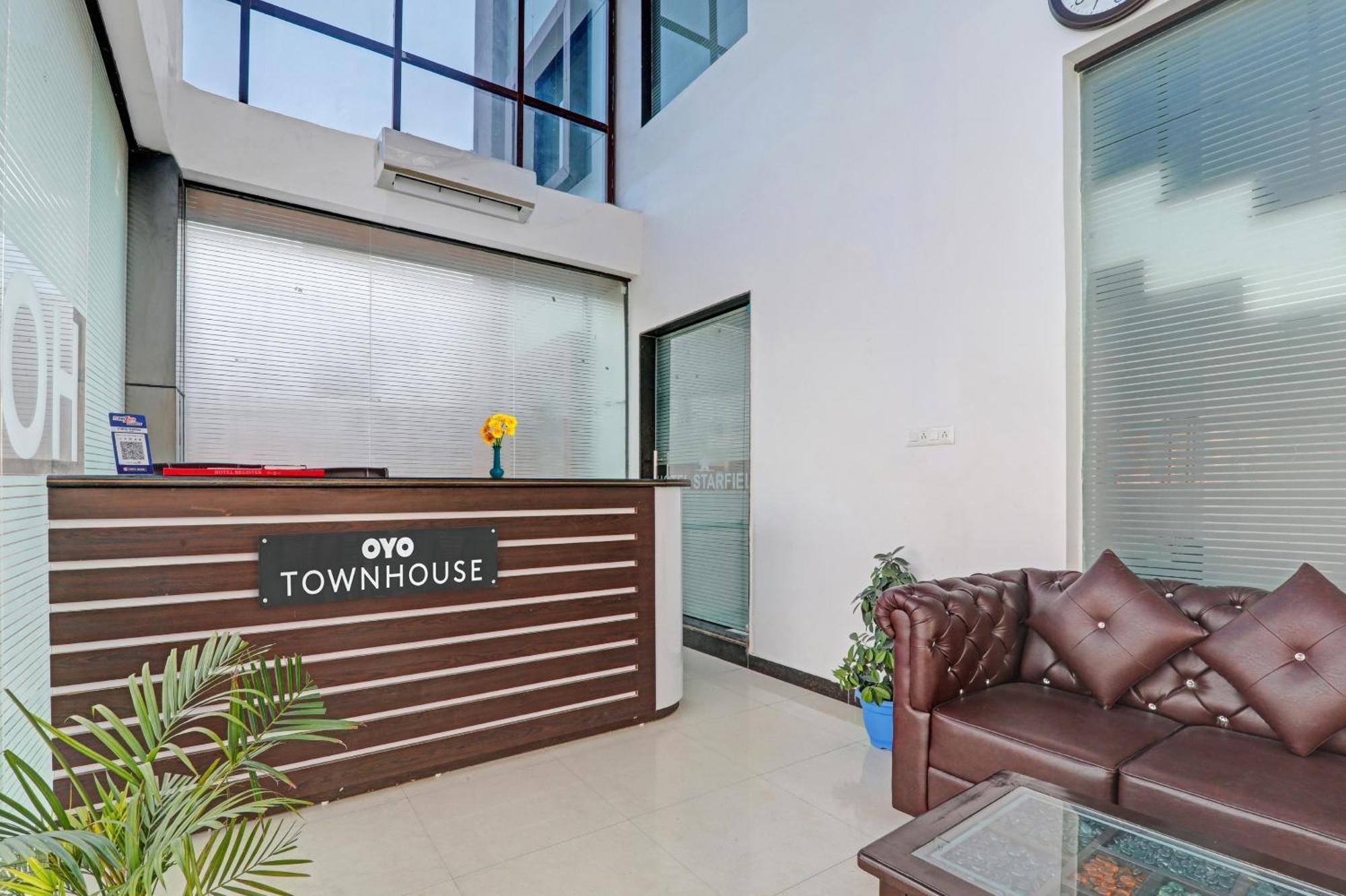 Collection O Starfield Hotell Lucknow Exteriör bild