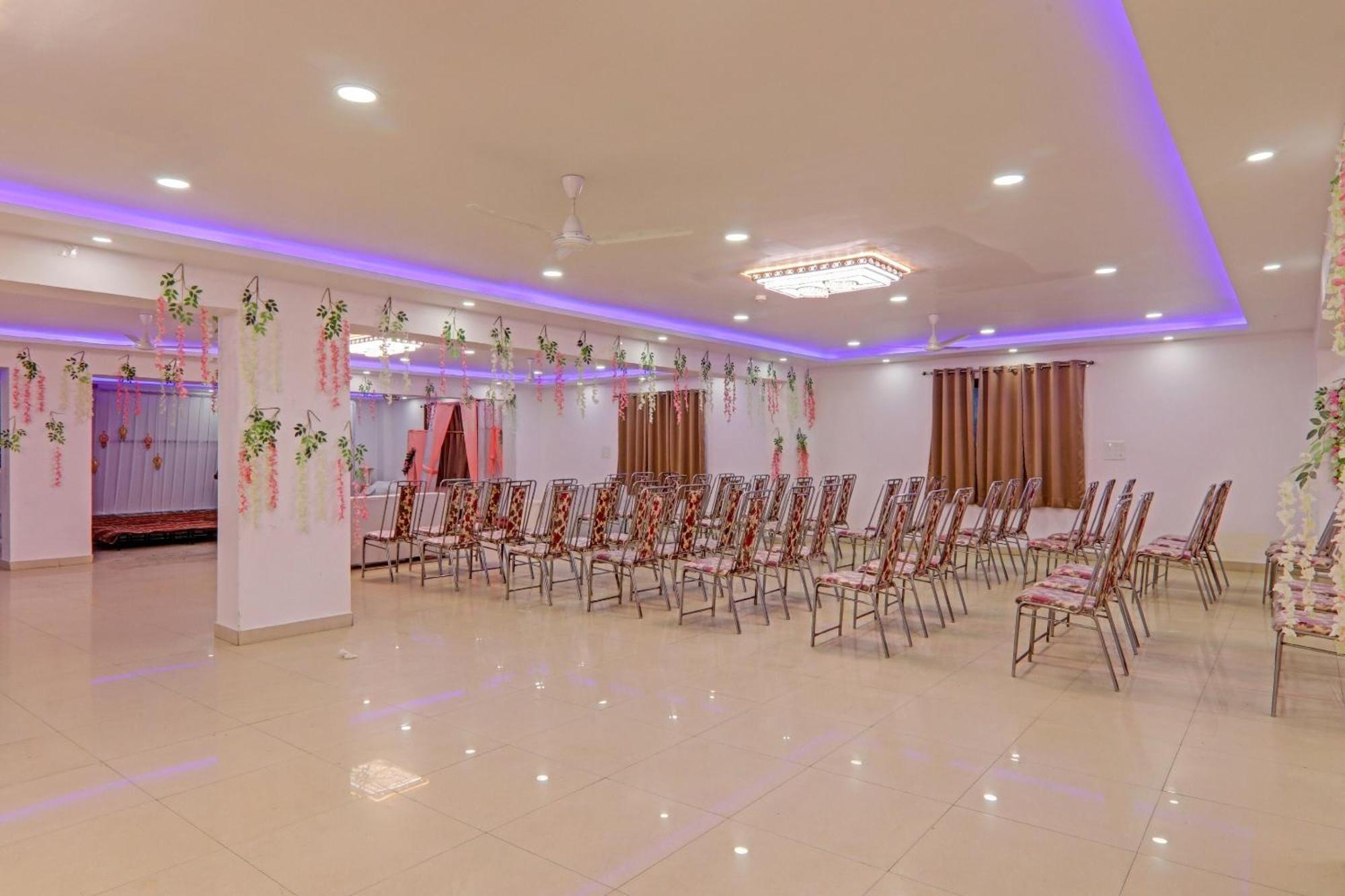 Collection O Starfield Hotell Lucknow Exteriör bild
