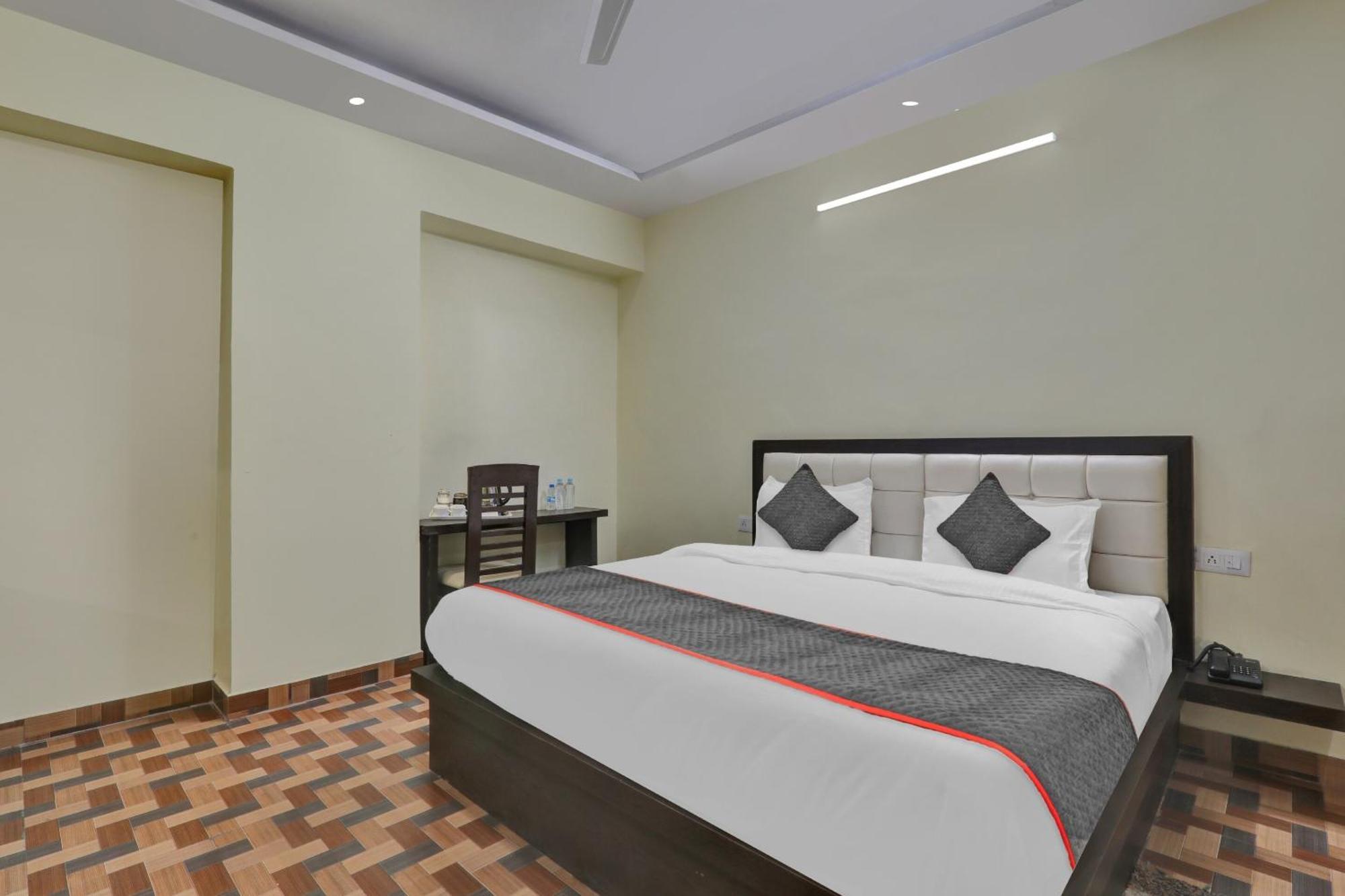Collection O Starfield Hotell Lucknow Exteriör bild