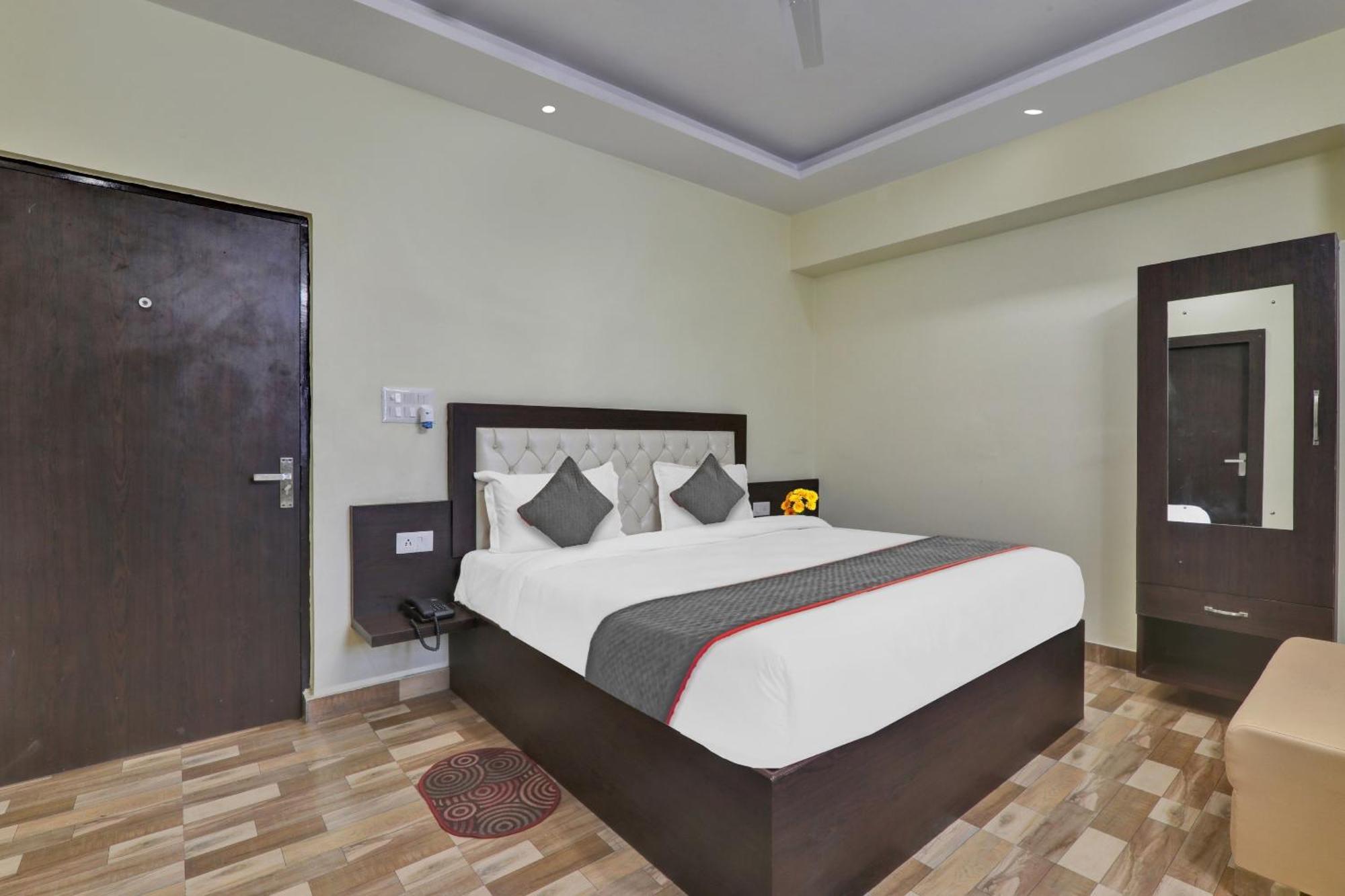 Collection O Starfield Hotell Lucknow Exteriör bild