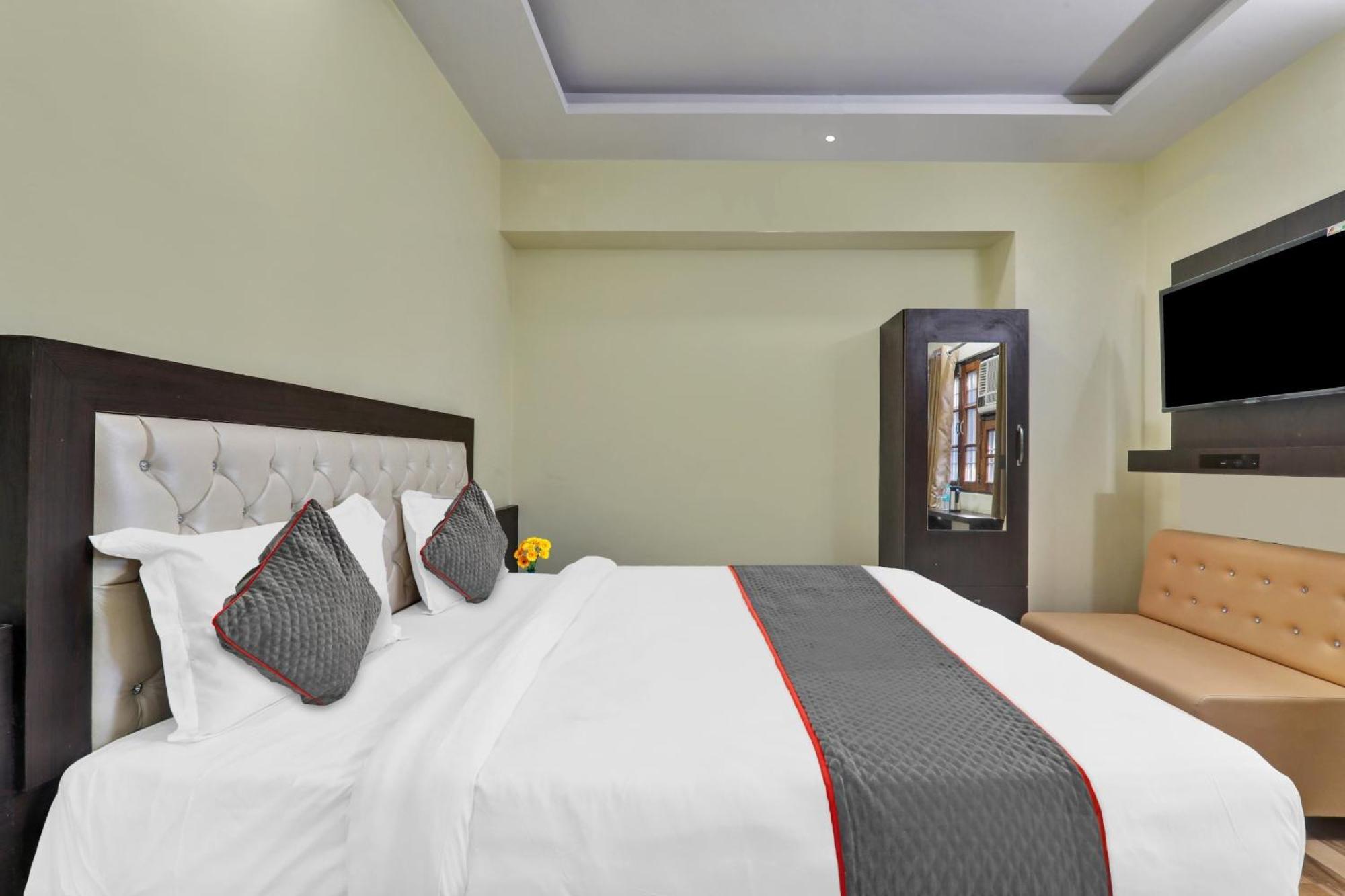 Collection O Starfield Hotell Lucknow Exteriör bild