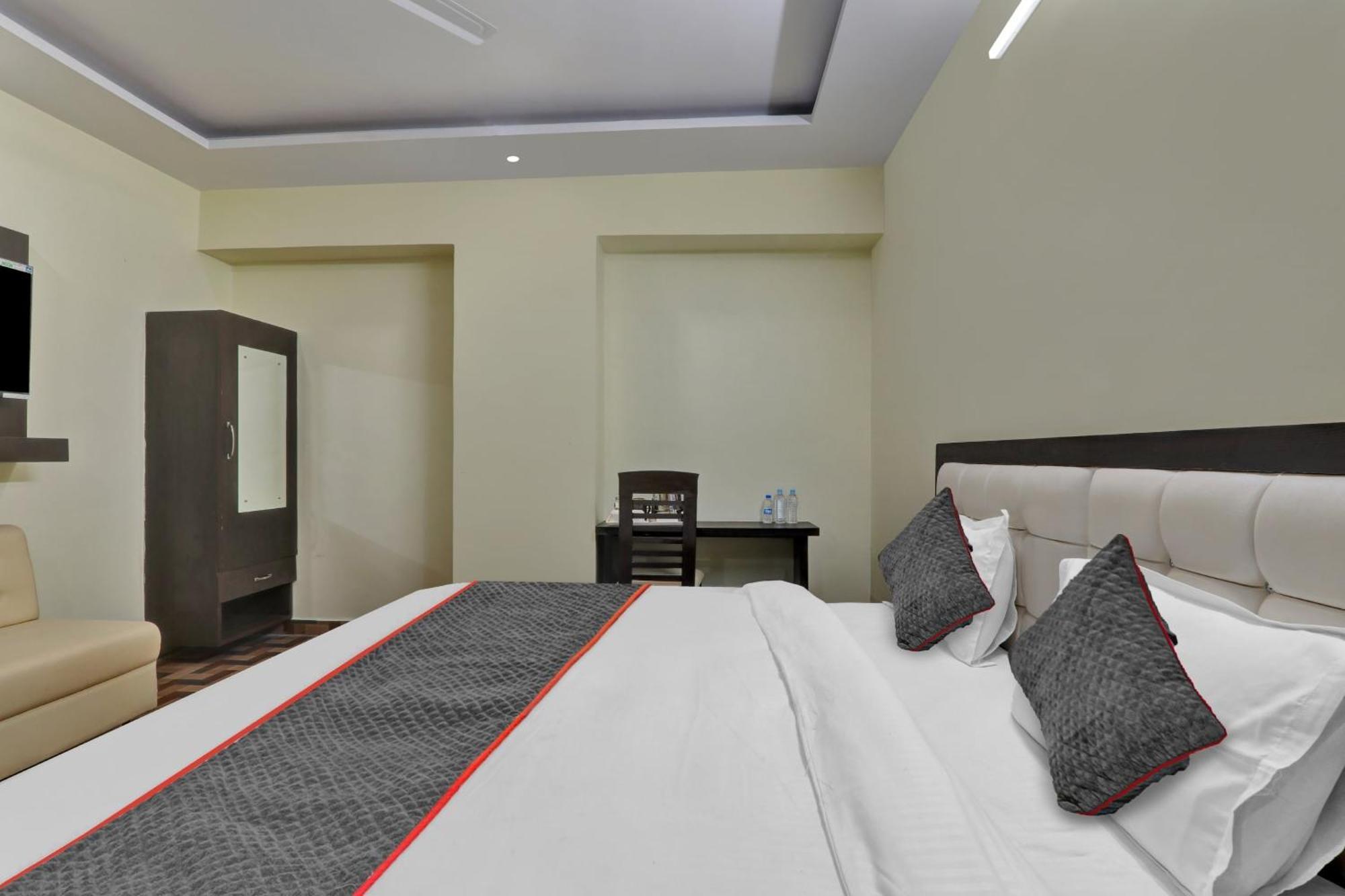 Collection O Starfield Hotell Lucknow Exteriör bild
